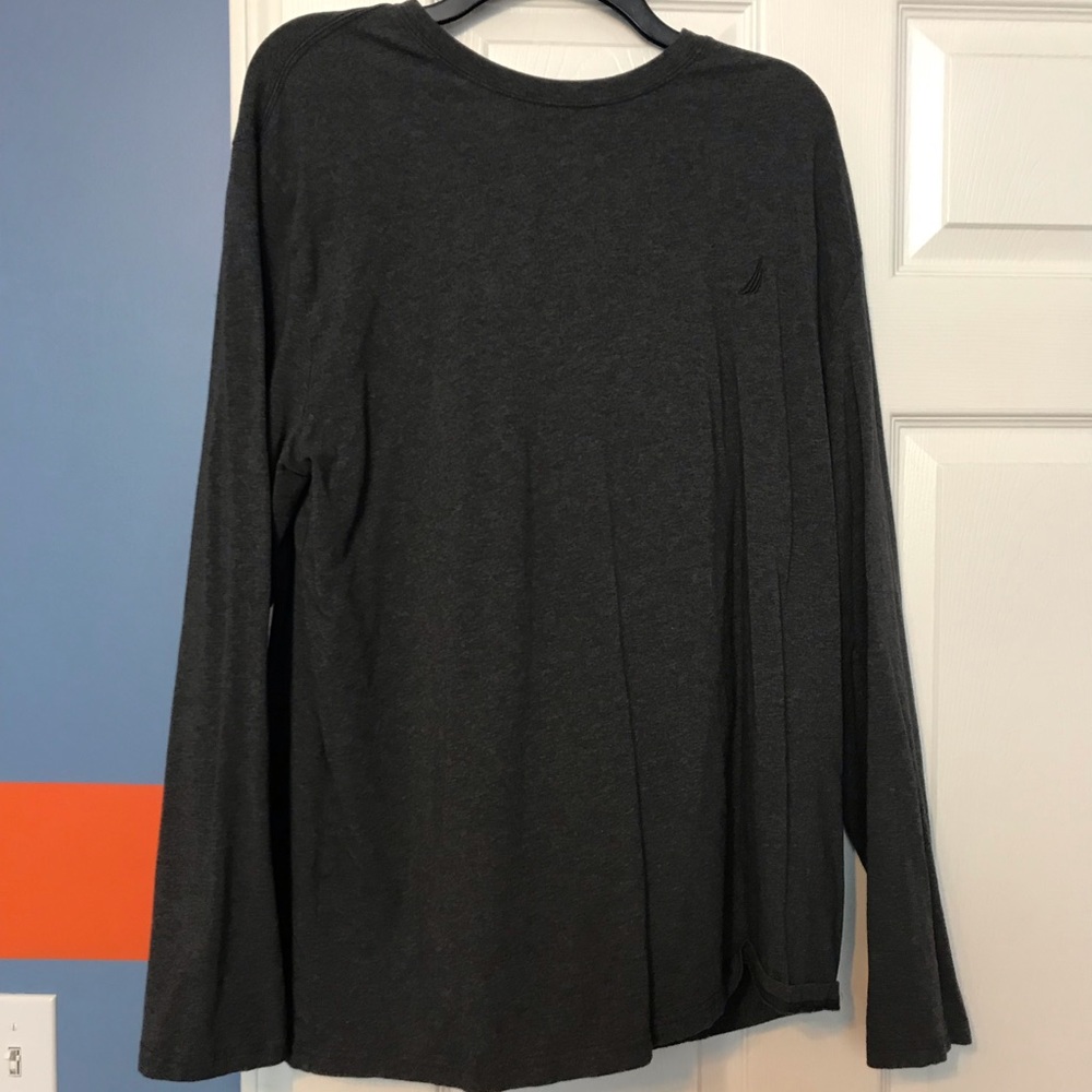 Nautica Men’s Long Sleeve Grey Performance Tee